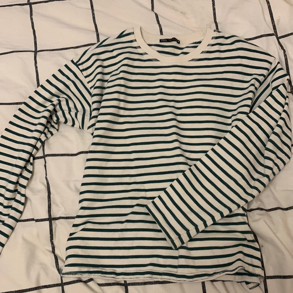 zara green striped long sleeved tee!💚